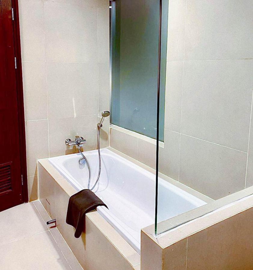 Harper Palembang By Aston Hotel Buitenkant foto