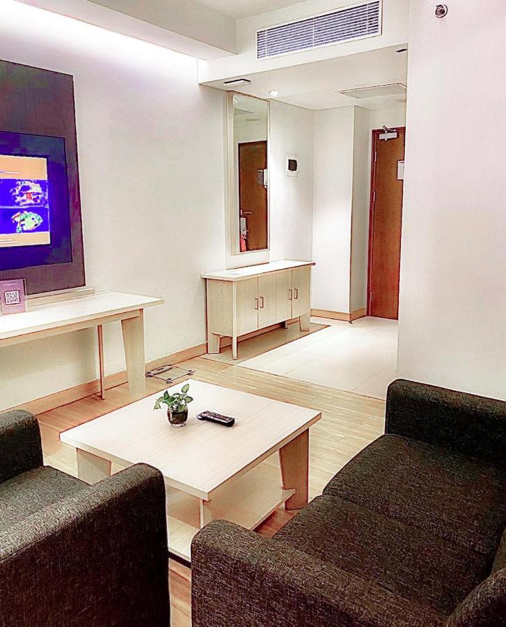 Harper Palembang By Aston Hotel Buitenkant foto
